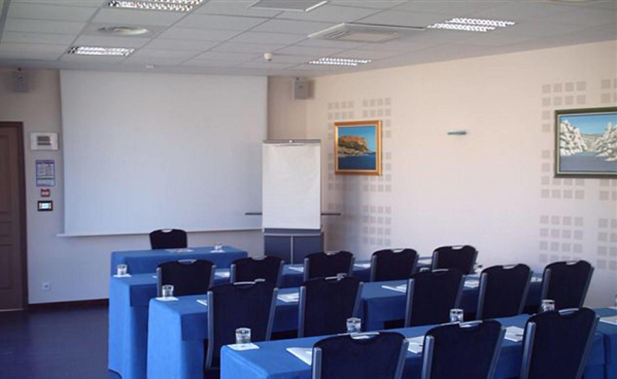 Best Western Gemenos en Provence Exterior foto